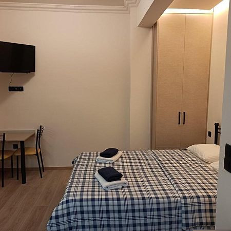 Apartment Dipla 3 Atenas Exterior foto